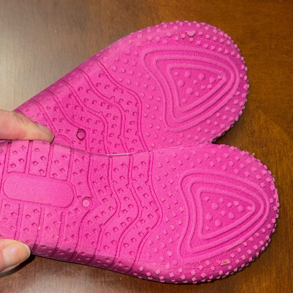 Disney Pink Minnie Mouse Water Shoes